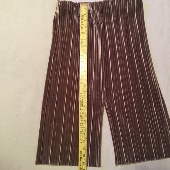 NWOT Velvety Brown Skirt Size Small - Picture 5 of 6